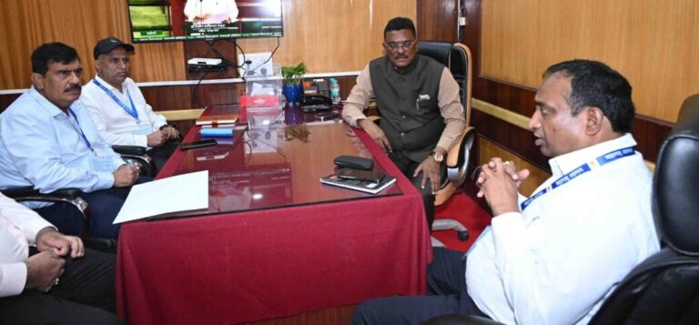 ॲपवर आधारित बसेस, कार, बाईक टॅक्सी यांनी   नियमांचे उल्लंघन केल्यास कायदेशीर कारवाई करणार  – परिवहन मंत्री प्रताप सरनाईक