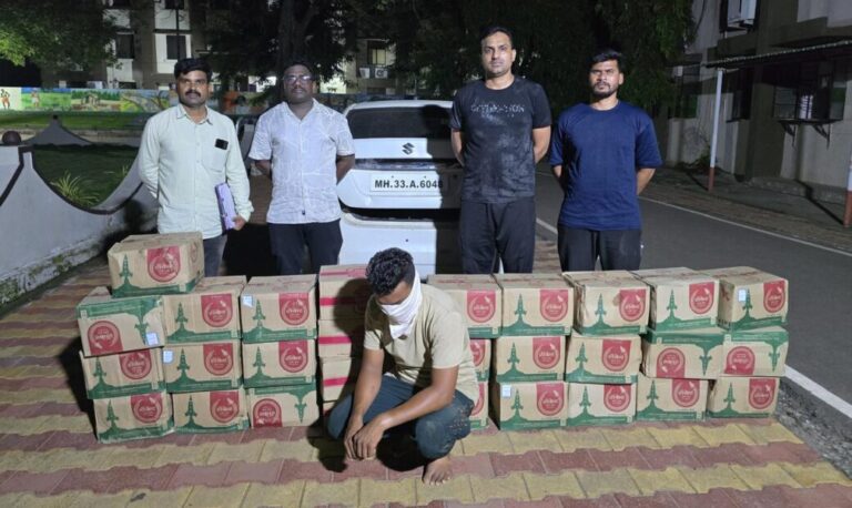 गडचिरोली पोलीसांनी केला अवैध दारु व चारचाकी वाहनासह एकुण 6,38,800/- रुपयांचा मुद्देमाल जप्त