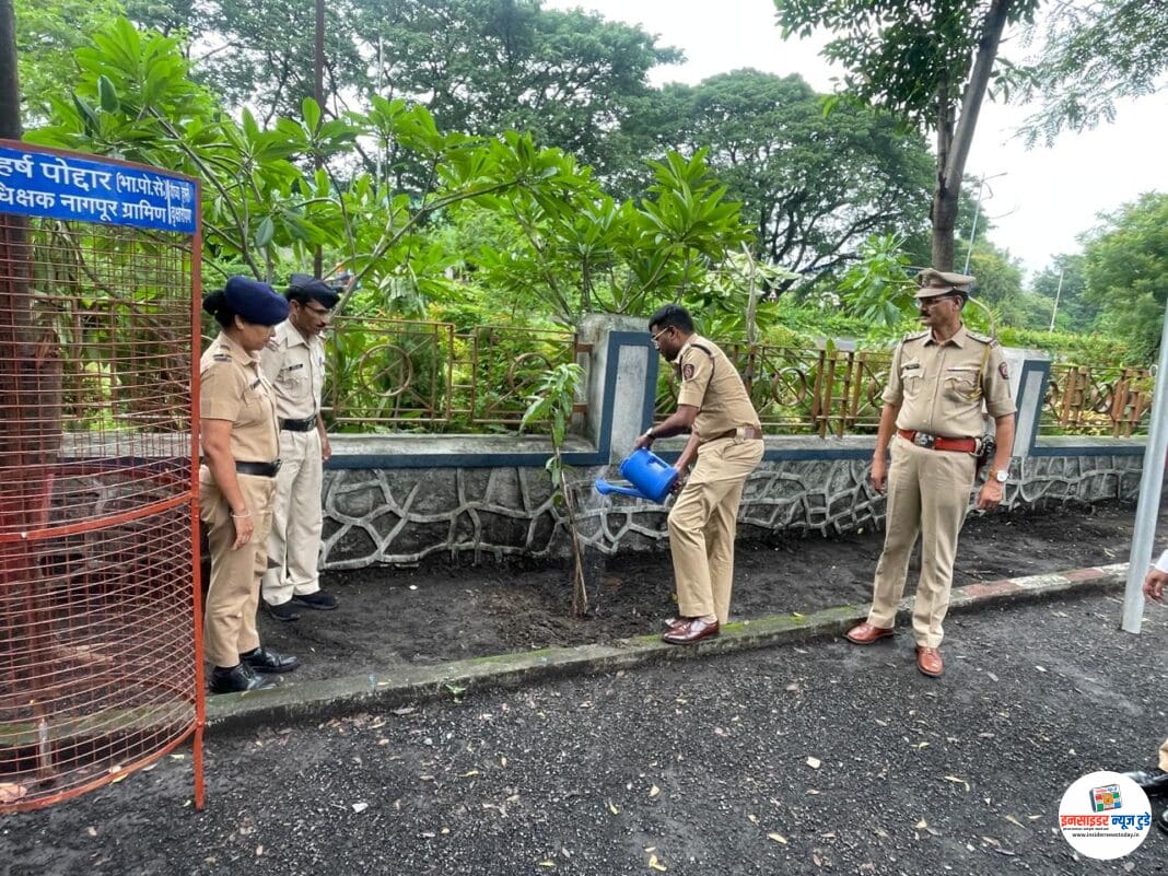 हरीत महाराष्ट्र समृध्द महाराष्ट्र या अभियाना अंतर्गत नागपुर ग्रामीण जिल्हयातील सर्व पोलीस स्टेशन मध्ये करण्यात आले वृक्षारोपण हरीत महाराष्ट्र समृध्द महाराष्ट्र या अभियाना अंतर्गत नागपुर ग्रामीण जिल्हयातील सर्व पोलीस स्टेशन मध्ये करण्यात आले वृक्षारोपण
