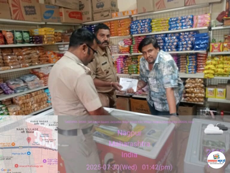 सार्वजनिक ठिकाणी अस्वच्छता पसरविणाऱ्या 52 प्रकरणांची नोंद  उपद्रव शोध पथकाची धडक कारवाई 