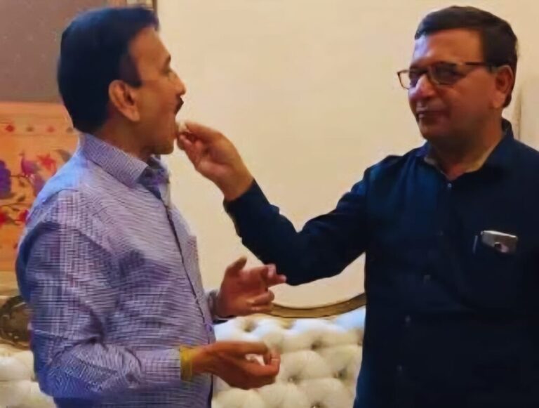 ४ मंत्री, शिवसेनेचे ४ खासदार हनी ट्रॅपमध्ये; संजय राऊतांचा गिरीश महाजन यांचा फोटो पोस्ट करत खळबळजनक दावा, सीबीआय चौकशीची मागणी