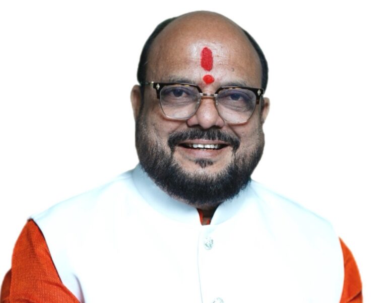 कन्नड शहराच्या वाढीव पाणीपुरवठ्यासाठी प्रस्ताव सादर करावा  – मंत्री गुलाबराव पाटील