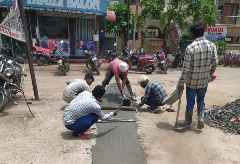 मलनिःसारण योजनेअंतर्गत रस्ते दुरुस्तीच्या कामांना गती 13 पैकी 7 किमी रस्त्यांचे दुरुस्तीकरण पूर्ण नवीन काम हाती न घेण्याचे कंत्राटदारास निर्देश