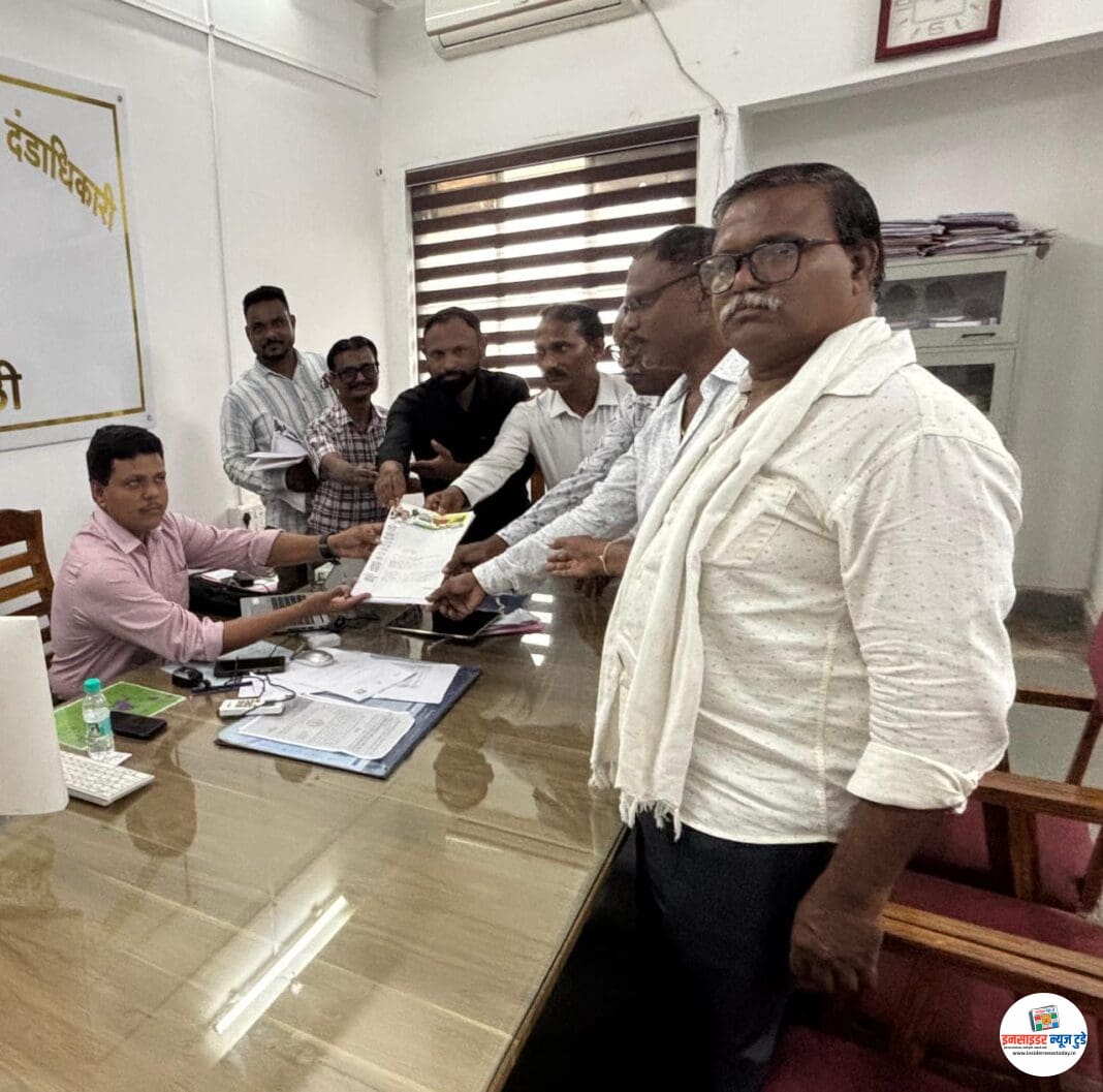 रमानगर रेल्वेचौकीच्या अलीकडील भाग प्रभाग क्र 14 मध्ये पूर्वीप्रमानेच समाविष्ट करण्याची वंचीत बहुजन आघाडी ची मागणी रमानगर रेल्वेचौकीच्या अलीकडील भाग प्रभाग क्र 14 मध्ये पूर्वीप्रमानेच समाविष्ट करण्याची वंचीत बहुजन आघाडी ची मागणी