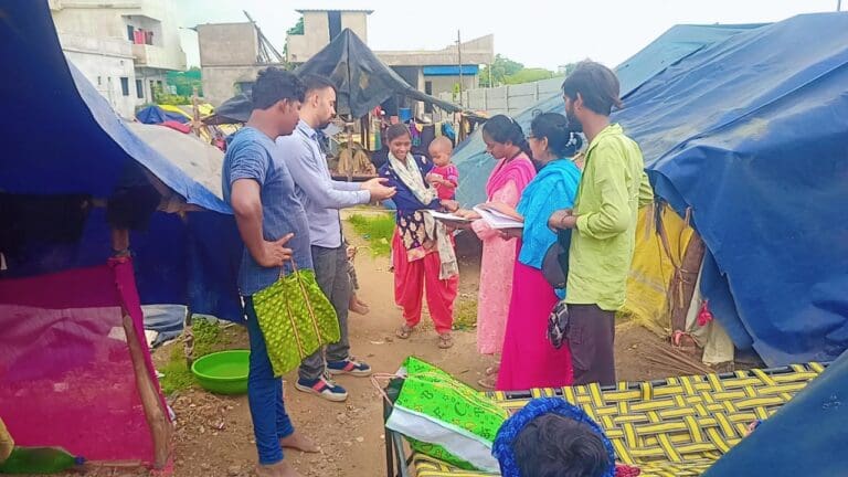 भटक्या पारधी बालकांचे यशस्वी लसीकरण मनपा आरोग्य विभागाचे यश