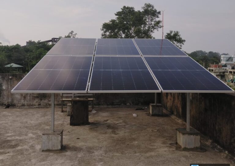चंद्रपूर मनपाच्या 45 इमारतींवर रूफटॉप सोलर प्रणाली कार्यान्वित ऊर्जा बचत व पर्यावरणपूरक उपाययोजनांकडे मनपाची वाटचाल