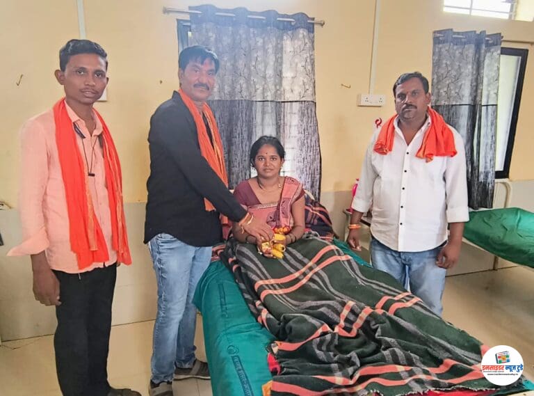 उद्धव बाळासाहेब ठाकरे यांच्या वाढदिवसाचे ऑचित्या साधून रुग्णाला राळेगाव येथे फळ वाटप