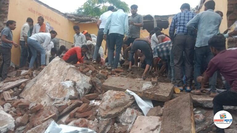 झालावाडमध्ये शाळेची इमारत कोसळली; ४ विद्यार्थ्यांचा मृत्यू, १८ अडकले  