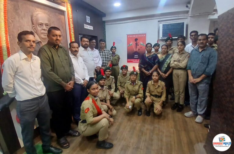 कारगिल युद्धात वीरगती प्राप्त झालेल्या शूरवीरांना छोटुभाई पटेल हायस्कुलमध्ये आदरांजली