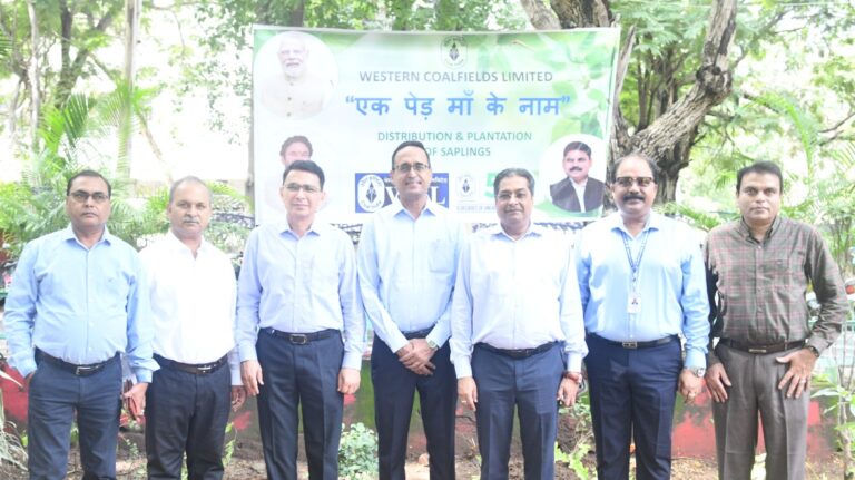 वेकोलि में ‘एक पेड़ माँ के नाम’ अभियान के अंतर्गत वृहद पौधा रोपण