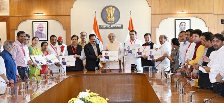 मुख्यमंत्री देवेंद्र फडणवीस यांनी महाराष्ट्राला प्रगतीपथावर नेले  – राज्यपाल सी. पी. राधाकृष्णन