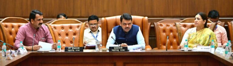 मिरा भाईंदर शहरातील मुख्य रस्ता सिमेंट काँक्रीटचा करावा – मुख्यमंत्री देवेंद्र फडणवीस