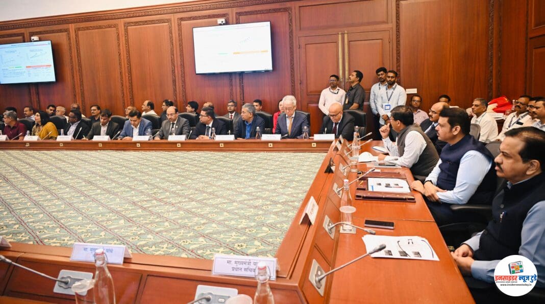 ‘वन ट्रिलियन डॉलर’ अर्थव्यवस्थेकडे महाराष्ट्राची वेगाने वाटचाल मुख्यमंत्री देवेंद्र फडणवीस ‘वन ट्रिलियन डॉलर’ अर्थव्यवस्थेकडे महाराष्ट्राची वेगाने वाटचाल मुख्यमंत्री देवेंद्र फडणवीस