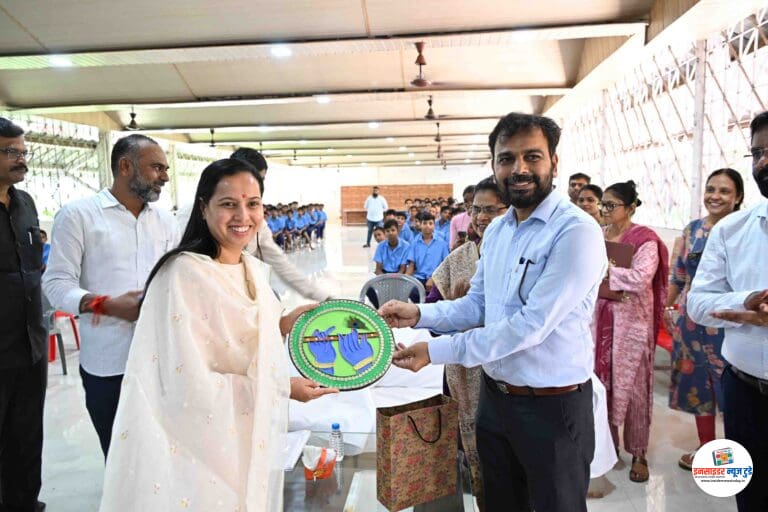 रक्षाबंधन निमित्त द चिल्ड्रन एड संस्थेस  महिला व बाल विकास मंत्री आदिती तटकरे यांची भेट