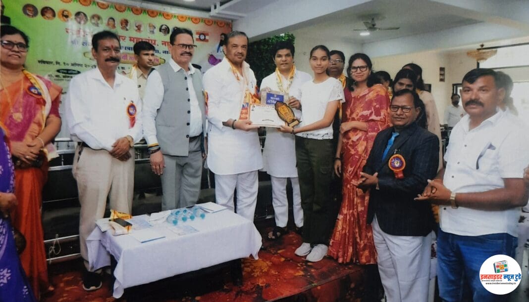 गुणवंत विद्यार्थी सत्कार संपन्न राष्ट्रीय चर्मकार महासंघाच्या सदैव पाठीशी उभा राहणार- खासदार श्यामकुमार बर्वे गुणवंत विद्यार्थी सत्कार संपन्न राष्ट्रीय चर्मकार महासंघाच्या सदैव पाठीशी उभा राहणार- खासदार श्यामकुमार बर्वे