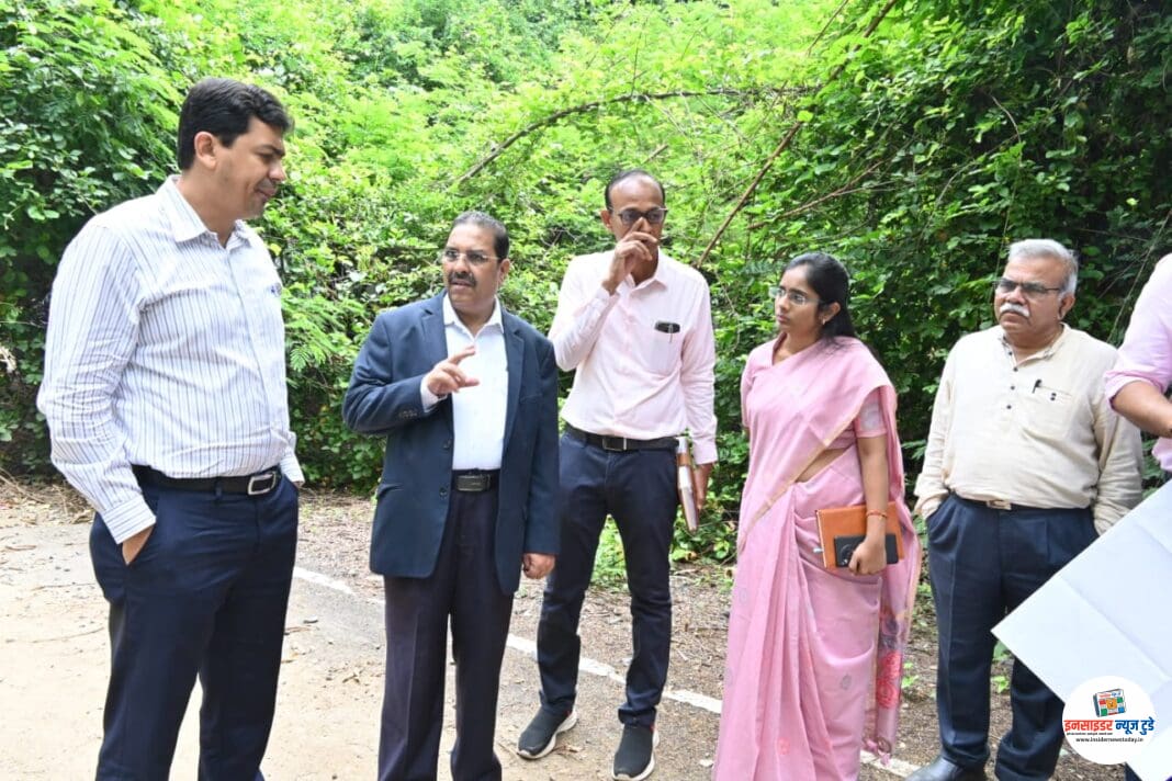 शासकीय आयुर्वेदिक महाविद्यालयातील हेरीटेज वृक्षांना वाचवा मनपा आयुक्त डॉ. चौधरी यांचे निर्देश शासकीय आयुर्वेदिक महाविद्यालयातील हेरीटेज वृक्षांना वाचवा मनपा आयुक्त डॉ. चौधरी यांचे निर्देश