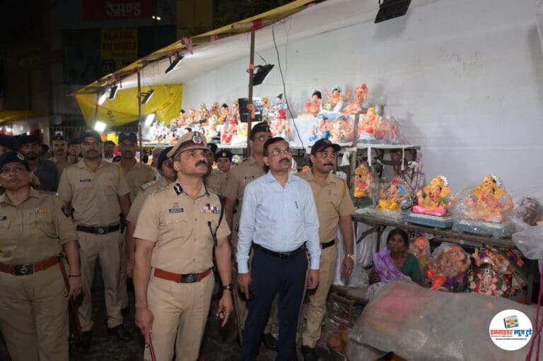 गणेशोत्सवानिमित्त पोलीस आयुक्त डॉ. रवींद्र कुमार सिंगल यांची चितारओलीला भेट