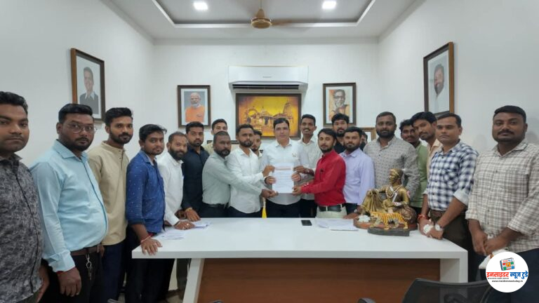 विज कंत्राटी कामगारांवर कंत्राटदाराकडून होत असलेल्या हुकुमशाही वृत्ती विरुद्ध एल्गार