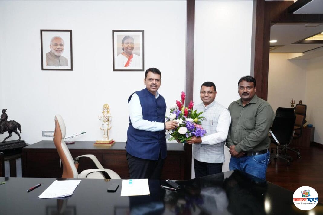 अनुसूचित जाती-जमाती आयोगाच्या पृथक्करण व वैधानिक दर्जा साठी मानले मुख्यमंत्र्यांचे आभार अनुसूचित जाती-जमाती आयोगाच्या पृथक्करण व वैधानिक दर्जा साठी मानले मुख्यमंत्र्यांचे आभार
