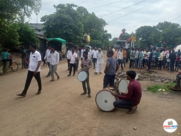 आश्वासन देऊनही सातबारा कोरा न करणाऱ्या सरकारला घेऊन जागे मार्बत…..