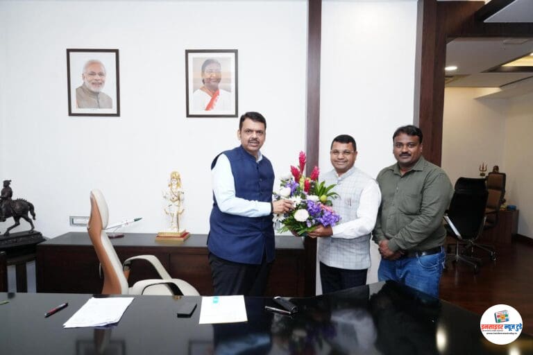 अनुसूचित जाती-जमाती आयोगाच्या पृथक्करण व वैधानिक दर्जा साठी मानले मुख्यमंत्र्यांचे आभार