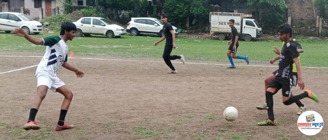 झोपड़पट्टी फुटबॉल टूर्नामेंट के पहले दिन चार रोमांचक मैच झोपड़पट्टी फुटबॉल टूर्नामेंट के पहले दिन चार रोमांचक मैच
