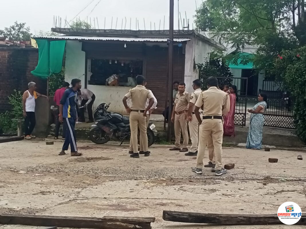 येसंबा येथे खर्रा उधारीवर न दिल्याने ग्राहकाने दुकानदारावर चाकूने हल्ला करून केले गंभीर जखमी येसंबा येथे खर्रा उधारीवर न दिल्याने ग्राहकाने दुकानदारावर चाकूने हल्ला करून केले गंभीर जखमी