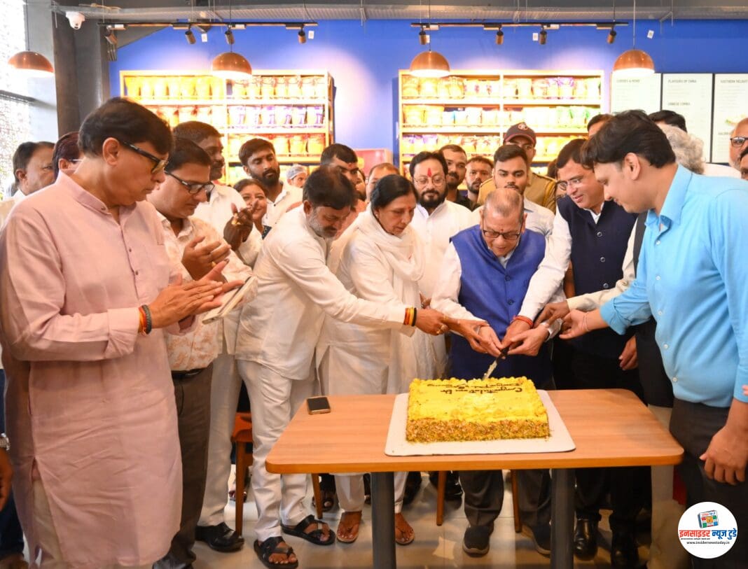 जगप्रसिद्ध ड्रॅगन पॅलेस टेम्पल कामठी येथे हल्दीराम आऊटलेटचे राज्यमंत्री आशिष जयस्वाल यांच्या हस्ते झाले उद्घाटन जगप्रसिद्ध ड्रॅगन पॅलेस टेम्पल कामठी येथे हल्दीराम आऊटलेटचे राज्यमंत्री आशिष जयस्वाल यांच्या हस्ते झाले उद्घाटन