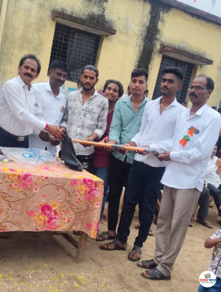 कन्हान परिसरात ७९ वा स्वातंत्र दिनी झेंडावंदन करून विविध कार्यक्रमाने साजरा कन्हान परिसरात ७९ वा स्वातंत्र दिनी झेंडावंदन करून विविध कार्यक्रमाने साजरा