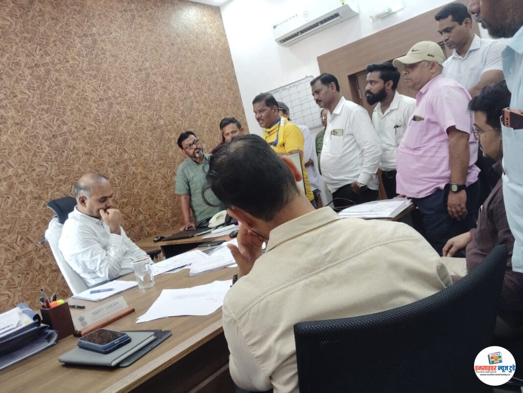 कामठी–कळमना–इतवारी मार्गावरील दोन रेल्वे फाटक पुन्हा सुरू करण्यासाठी ‘आप’ पक्षाचे निवेदन कामठी–कळमना–इतवारी मार्गावरील दोन रेल्वे फाटक पुन्हा सुरू करण्यासाठी ‘आप’ पक्षाचे निवेदन