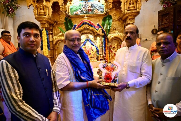 Governor visits Mumbai’s Siddhivinayak Mandir