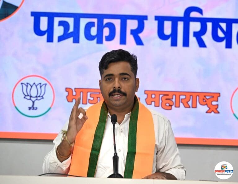 मराठा समाजाला ओबीसींच्या कोट्यातून आरक्षण द्यायचे का हे राऊत, पवार, उबाठांनी सांगावे