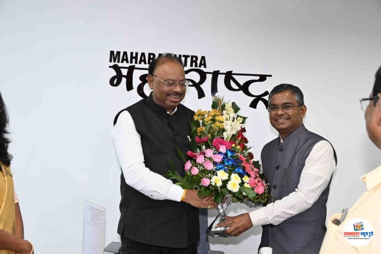 अपर मुख्य सचिव विकास खारगे यांनी स्वीकारला महसूल विभागाचा पदभार