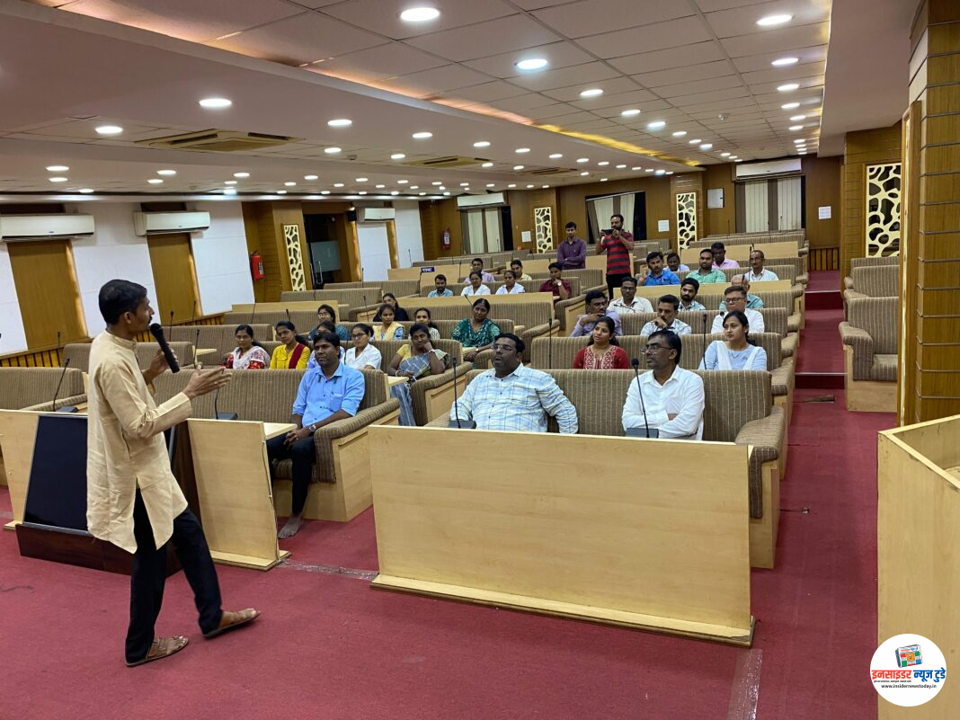 “मानसिक आरोग्य जागरूकता सत्र” चंद्रपूर महानगरपालिकेत उत्साहात संपन्न “मानसिक आरोग्य जागरूकता सत्र” चंद्रपूर महानगरपालिकेत उत्साहात संपन्न