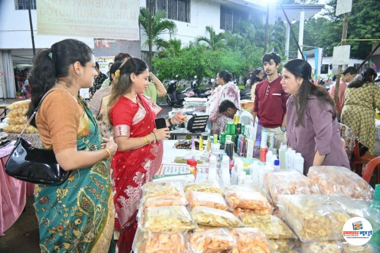लघु उद्योजकांच्या वस्तूंना मिळाली बाजारपेठ!