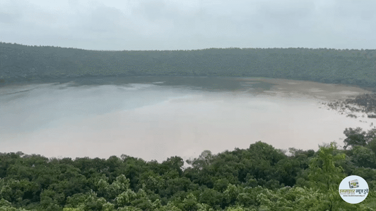 लोणार सरोवर धोक्यात; सांडपाण्यामुळे जैवविविधतेला धोका