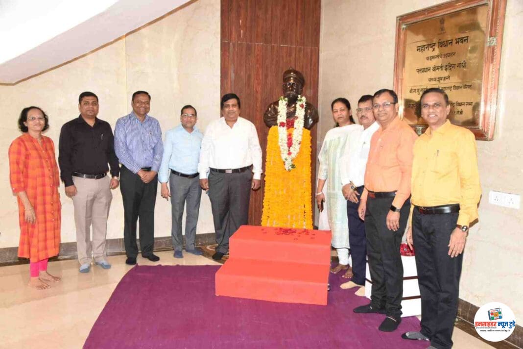 लोकमान्य बाळ गंगाधर टिळक यांना विधान भवनात आदरांजली लोकमान्य बाळ गंगाधर टिळक यांना विधान भवनात आदरांजली