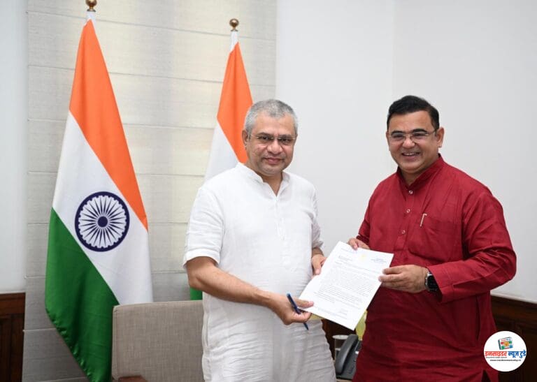 धुळे आणि नंदूरबार जिल्ह्यातील रेल्वे सुविधांच्या विकासासंदर्भात मंत्री जयकुमार रावल यांचे केंद्रीय रेल्वेमंत्री यांना  निवेदन