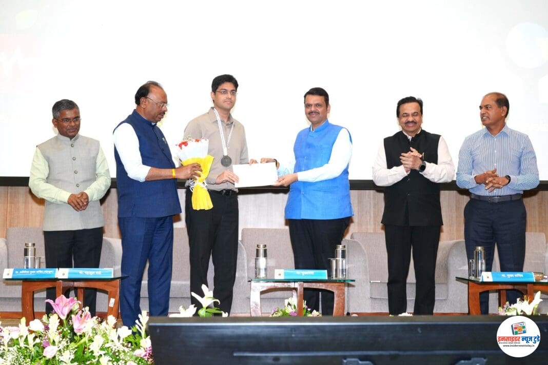 ‘संपूर्णता’ अभियानातील कामगिरीसाठी गडचिरोली जिल्ह्याला ‘ब्रॉंझ’ पदक अहेरी व भामरागड तालुक्यांनाही ‘ब्रॉंझ’ ‘संपूर्णता’ अभियानातील कामगिरीसाठी गडचिरोली जिल्ह्याला ‘ब्रॉंझ’ पदक अहेरी व भामरागड तालुक्यांनाही ‘ब्रॉंझ’