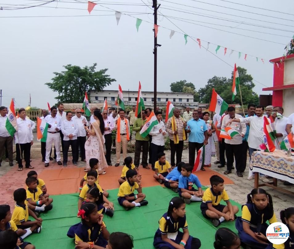 देवलापार क्षेत्र में विविध स्थानो पर लहरा तिरंगा। देवलापार क्षेत्र में विविध स्थानो पर लहरा तिरंगा।