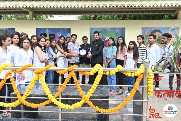 मनपा आयुक्त डॉ. अभिजीत चौधरी यांच्या हस्ते ‘कलाकार कट्टा’चे उद्घाटन