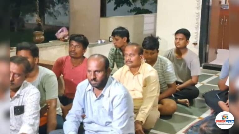 स्वप्नातलं घर की मृत्यूचा सापळा! बिल्डरकडून फसवणूक, 70 कुटुंबांवर मंदिरात राहण्याची वेळ