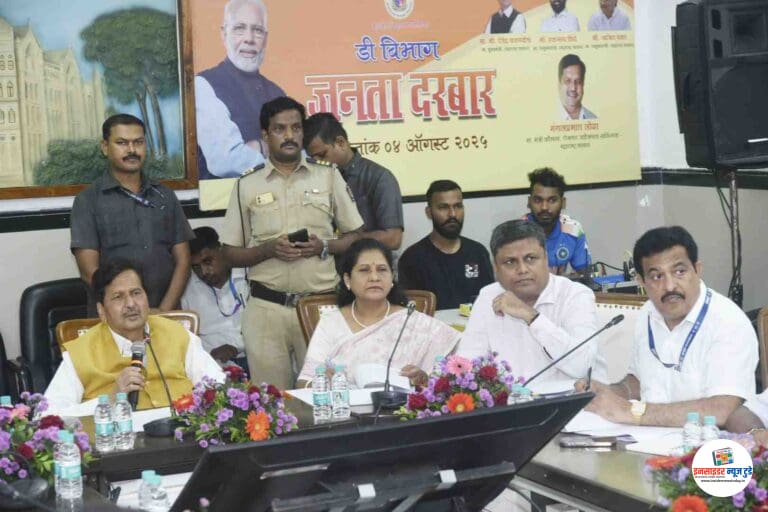 गणेशभक्तांच्या सोयीसाठी गणेशोत्सवात रात्री उशिरापर्यंत लोकल आणि मेट्रो सुरु ठेवावी – मंत्री मंगलप्रभात लोढा