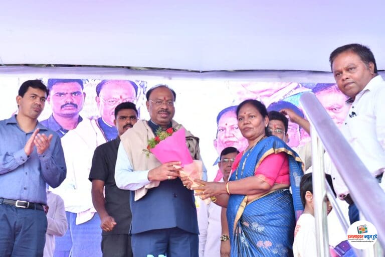 पालकमंत्री चंद्रशेखर बावनकुळे यांच्या हस्ते दाभा येथील रस्ता सिमेंटीकरणाच्या कामाचे भूमिपूजन