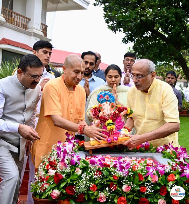 राज्यपालांच्या गणरायाचे कृत्रिम हौदात विसर्जन 