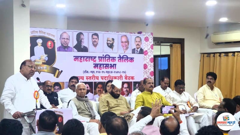 शिर्डी येथे झालेल्या तेली समाजाच्या सभेत मराठा समाजाचे जीआर बद्दल चिंता व्यक्त ! शिर्डी येथे झालेल्या तेली समाजाच्या सभेत मराठा समाजाचे जीआर बद्दल चिंता व्यक्त !