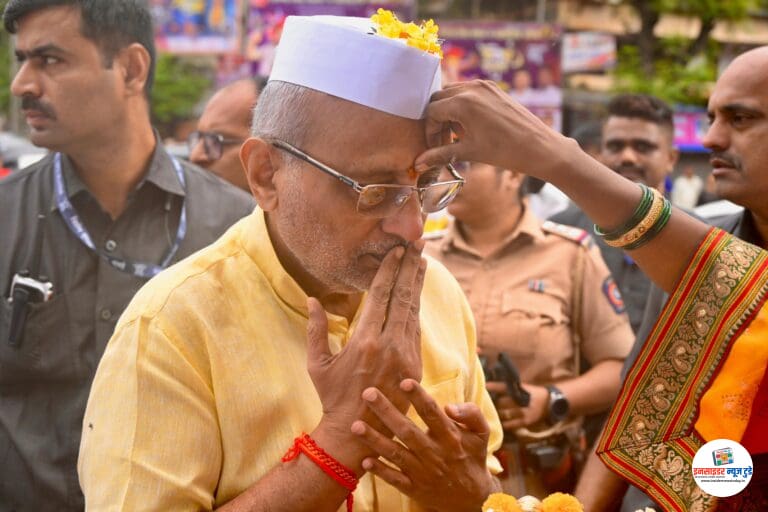राज्यपालांनी घेतले मुंबई डबेवाल्यांच्या गणरायाचे दर्शन