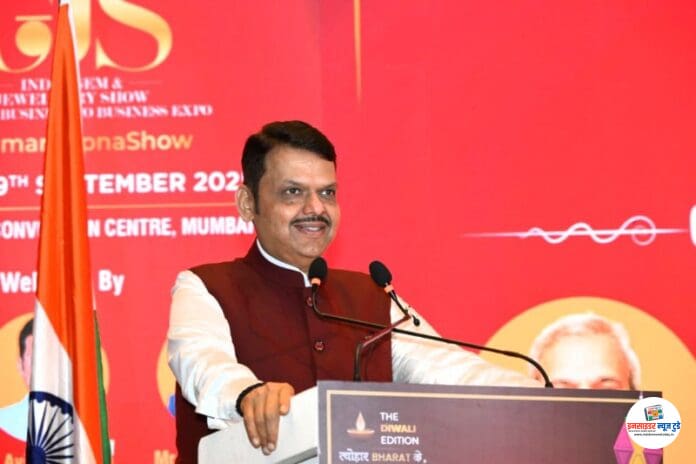 जेम्सअँडज्वेलरीप्रदर्शनाचेउद्घाटन3_1_copy_800x533