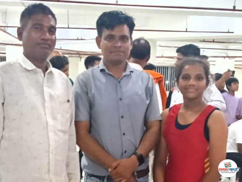 सरांडीच्या आरती अंबीलपवारची विभागस्तरीय कुस्ती स्पर्धेत उत्कृष्ट कामगिरी! सरांडीच्या आरती अंबीलपवारची विभागस्तरीय कुस्ती स्पर्धेत उत्कृष्ट कामगिरी!