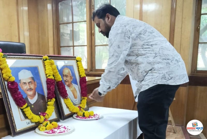 राजधानीत राष्ट्रपिता महात्मा गांधी आणि लालबहादूर शास्त्री यांना जयंतीदिनी अभिवादन राजधानीत राष्ट्रपिता महात्मा गांधी आणि लालबहादूर शास्त्री यांना जयंतीदिनी अभिवादन